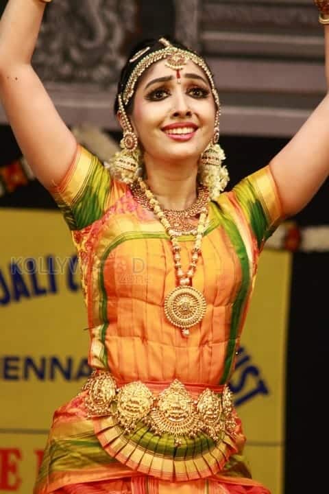 Actress Utthara Unni Bharathanatyam Recital Photos 15