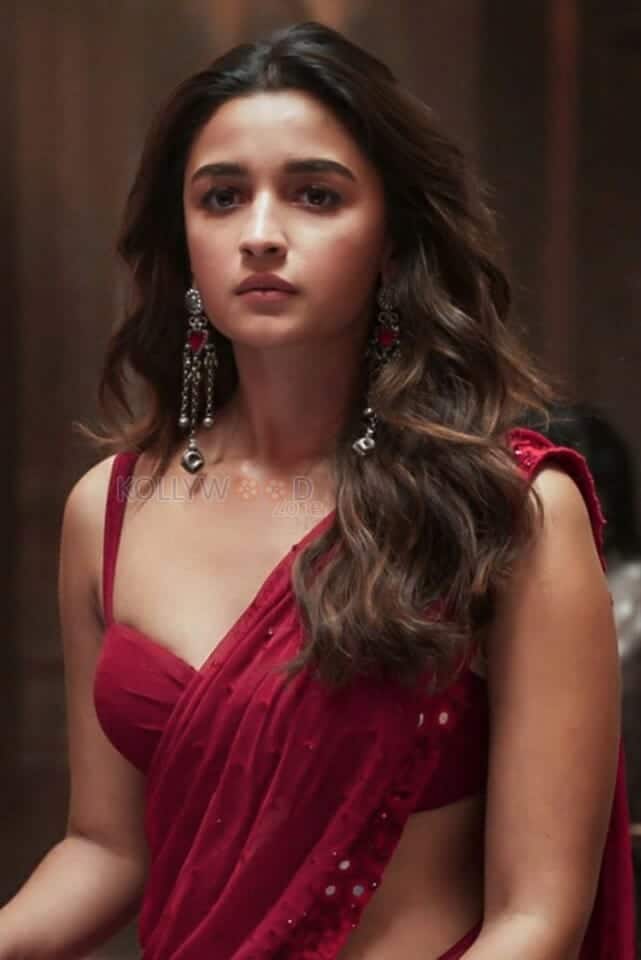 Alia Bhatt in a Sexy Red Saree Photos 04