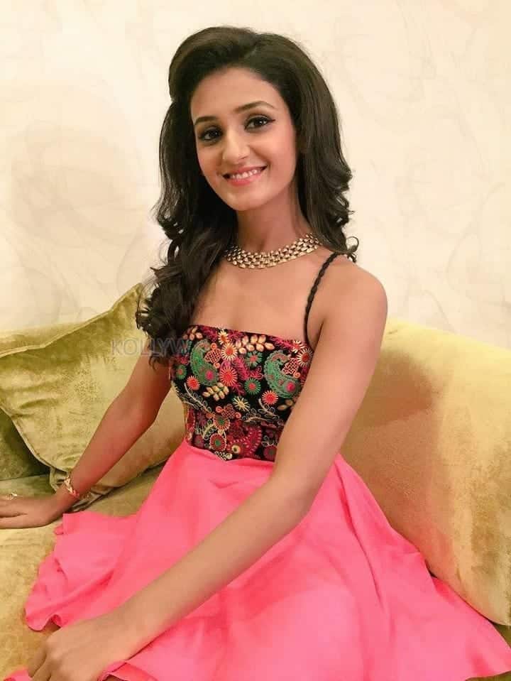 Dancer Actress Shakti Mohan Photos 04