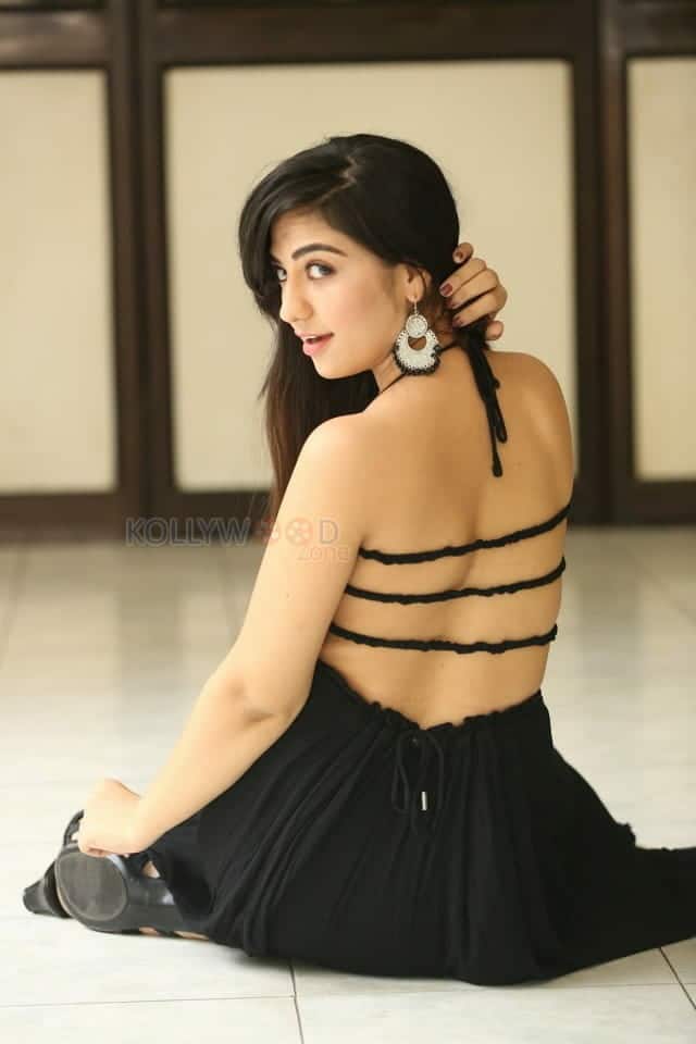Harshitha Panwar At Bewars Movie Interview Photos 02