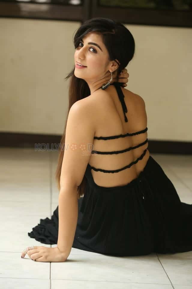 Harshitha Panwar At Bewars Movie Interview Photos 04