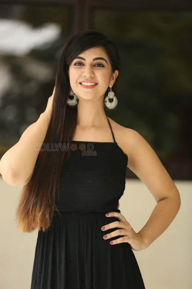 Harshitha Panwar At Bewars Movie Interview Photos 16