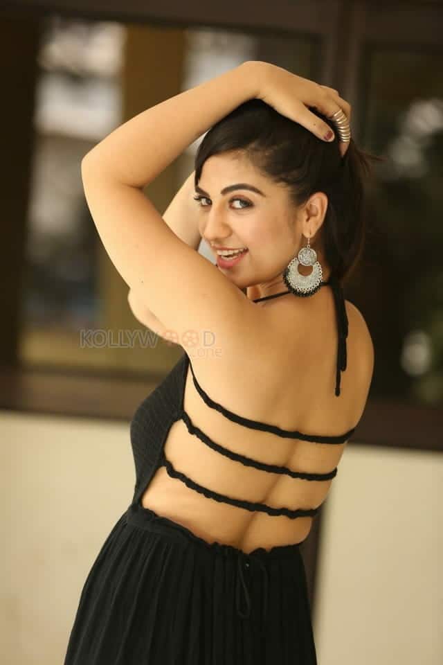 Harshitha Panwar At Bewars Movie Interview Photos 19