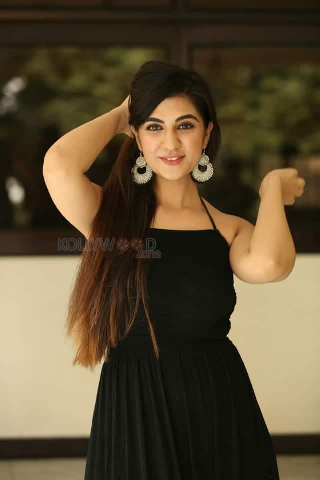 Harshitha Panwar At Bewars Movie Interview Photos 24