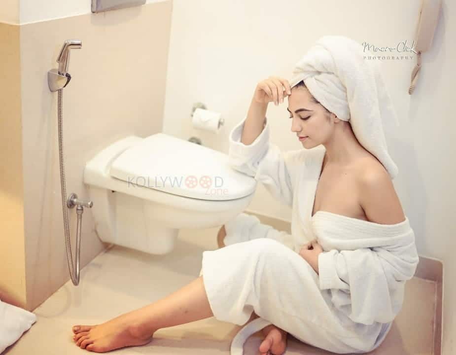 Heroine Harshita Panwar Bath Towel Photos 21
