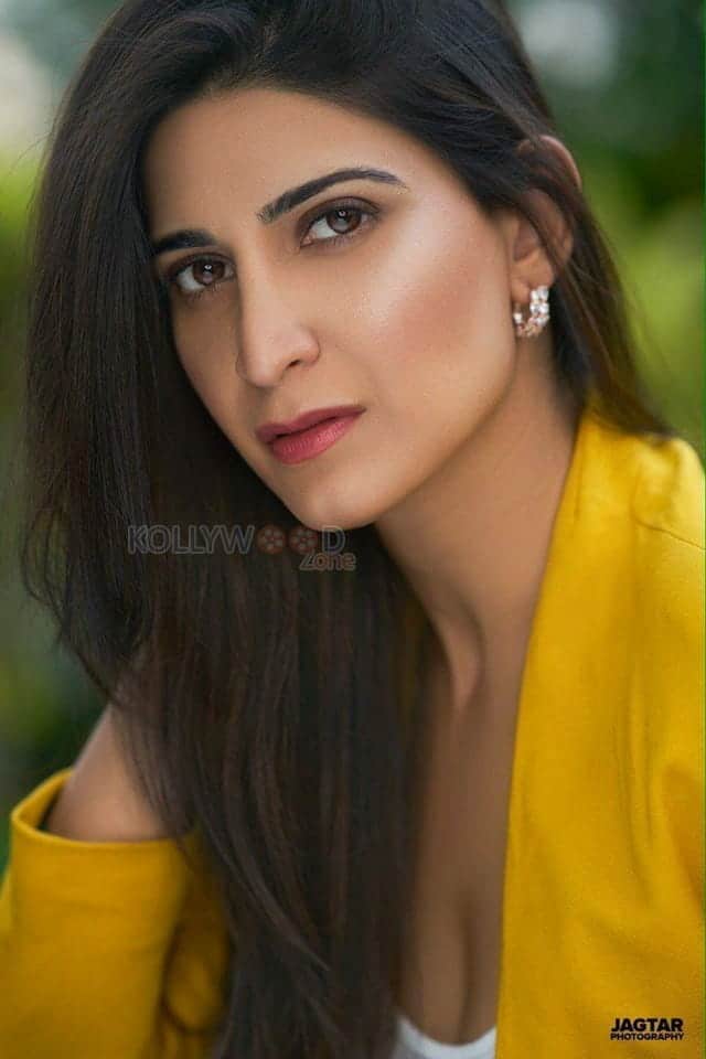 Indian Actress Aahana Kumra Photos 11