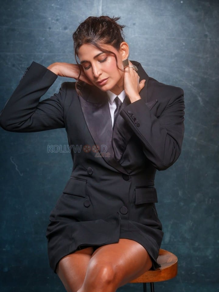 Leggy Beauty Aahana Kumra in a Black Tuxedo Dress Pictures 04
