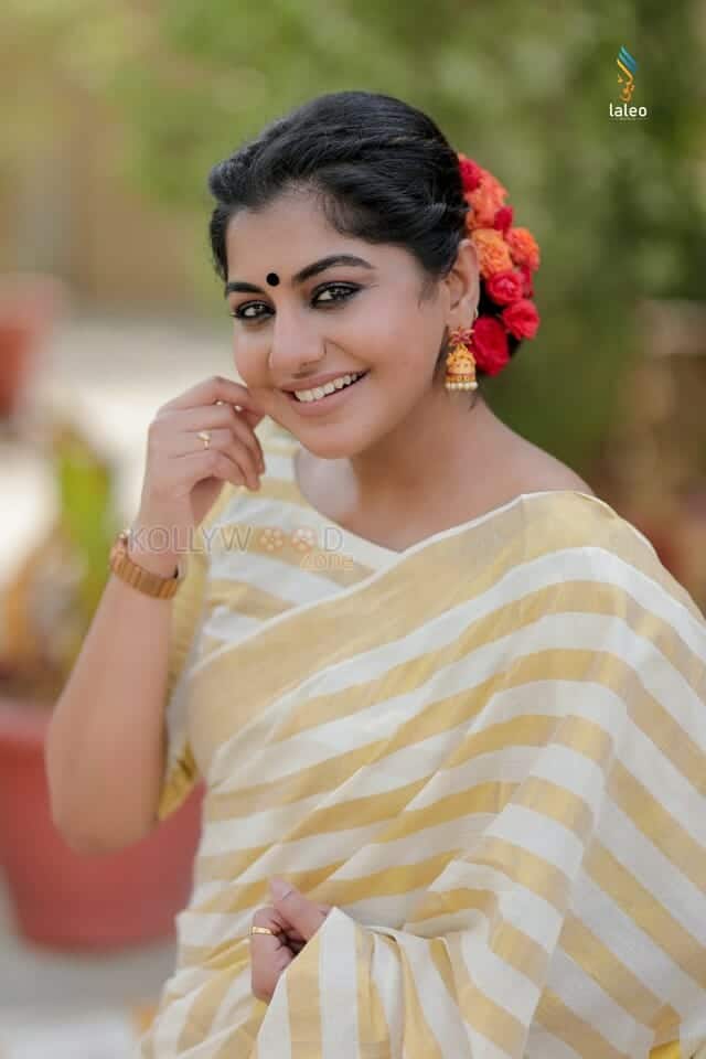 Malayalam Actress Meera Nandan Photoshoot Pictures 06