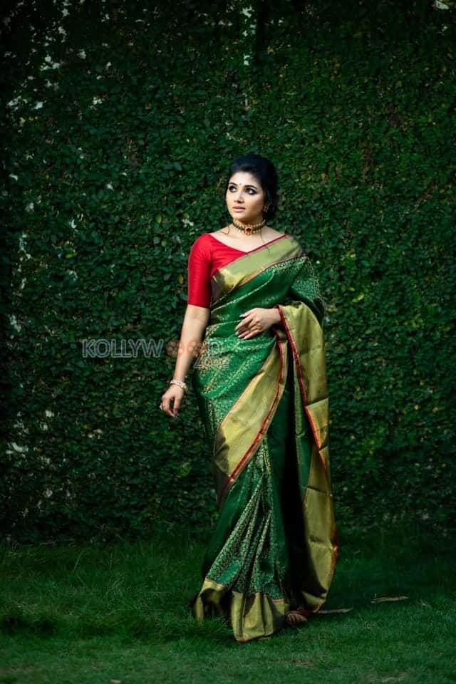 Malayalam Actress Mirna Menon Photos 05