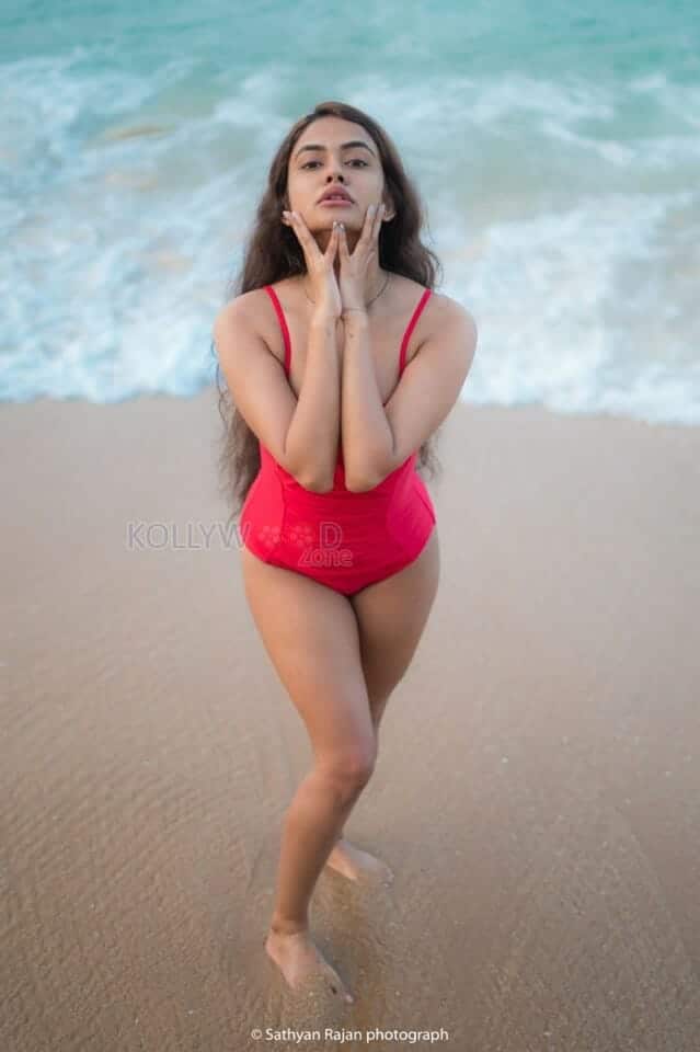 Mollywood Actress Aiswarya Suresh in Red Bikini Photoshoot Pictures 02