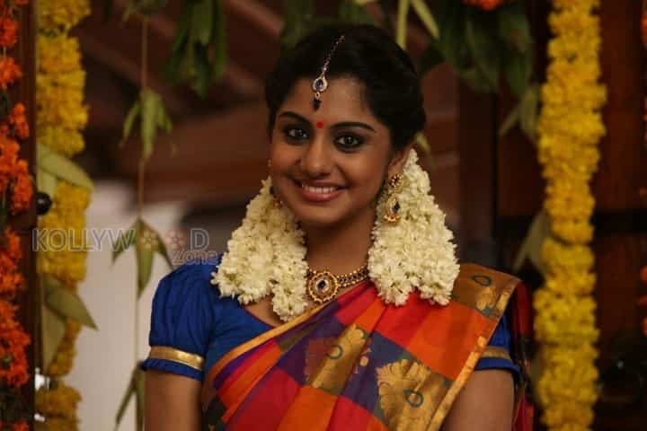 Sandamarutham Movie Heroine Meera Nandan Pictures 09