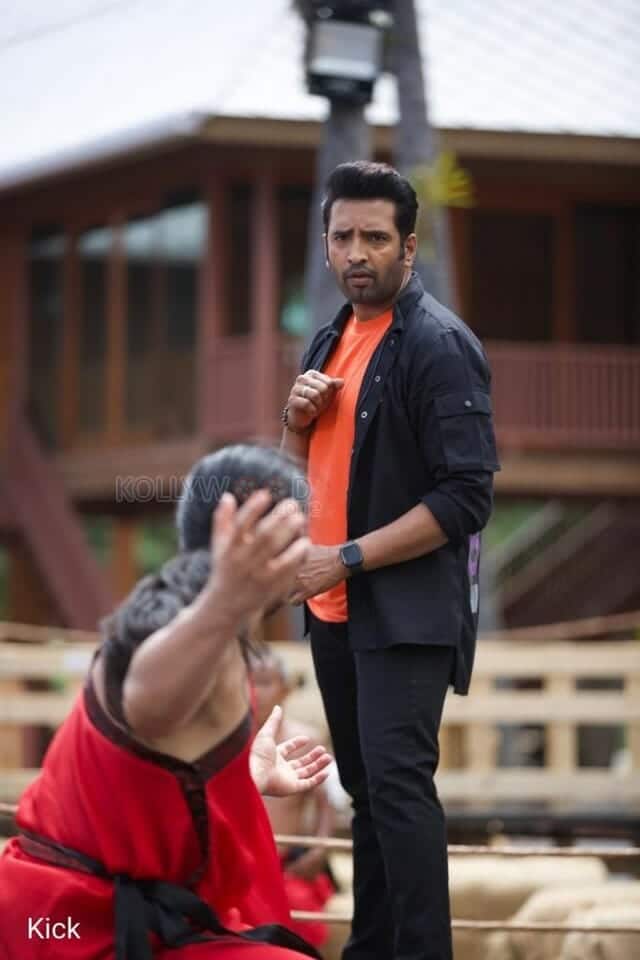 Santhanam Kick Movie Pictures 04