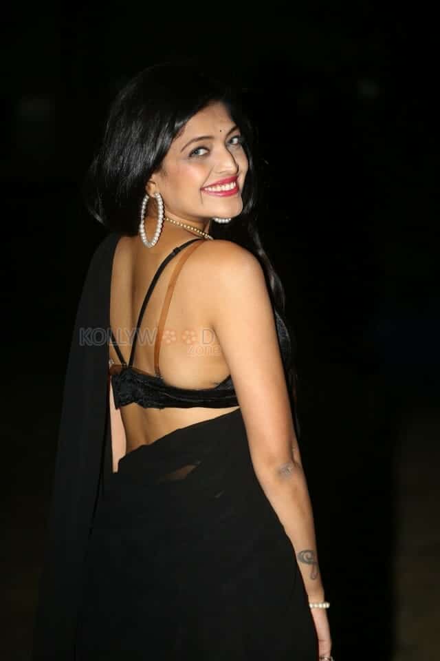 Sexy Mahi Malhotra at Golmaal Movie Pre Release Event Photos 17