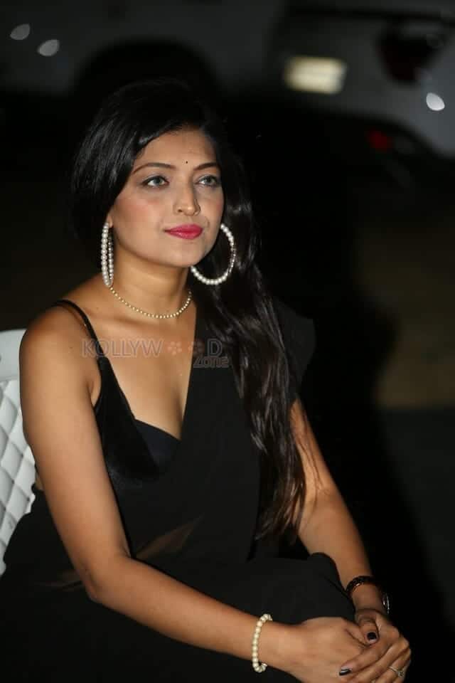 Sexy Mahi Malhotra at Golmaal Movie Pre Release Event Photos 26