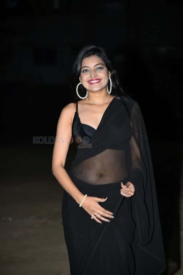 Sexy Mahi Malhotra at Golmaal Movie Pre Release Event Photos 33