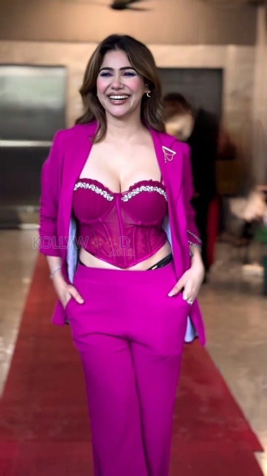 Stunning Kangana Sharma in a Pink Blazer with a Corset Crop Top Pictures 02