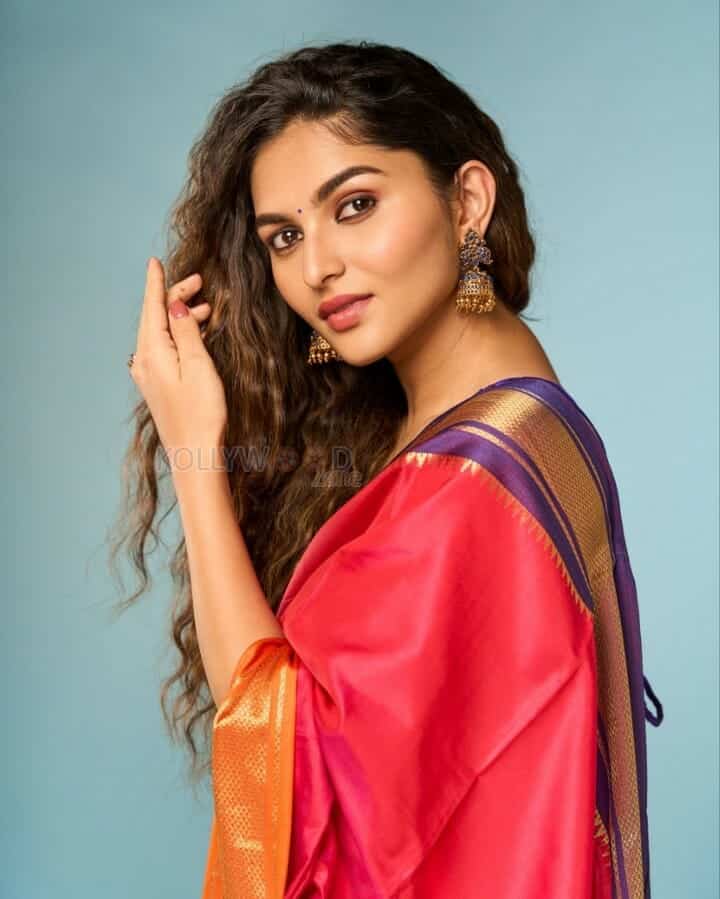 Stunning Kayadu Lohar in a Red Silk Saree Photos 03