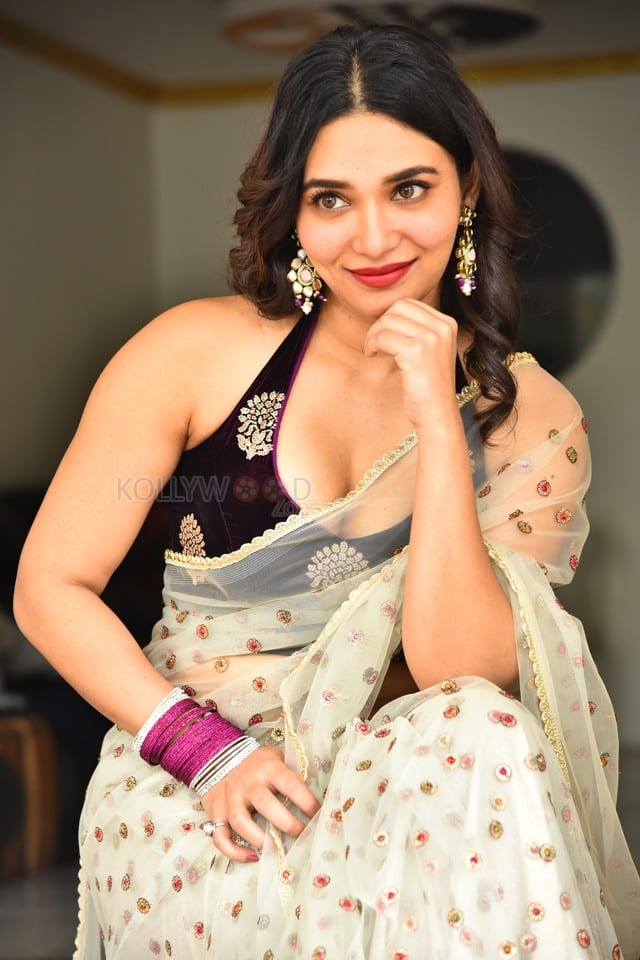Actress Jenifer Emmanuel at Paramapada Sopanam Movie Press Meet Pictures 01