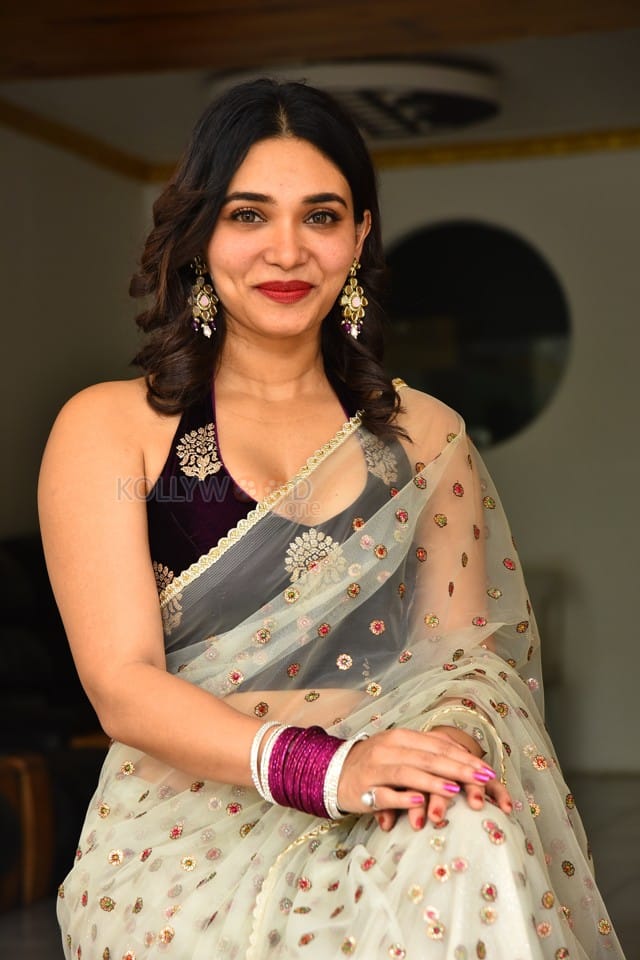 Actress Jenifer Emmanuel at Paramapada Sopanam Movie Press Meet Pictures 04