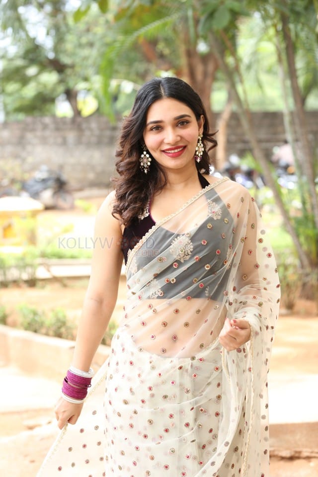 Actress Jenifer Emmanuel at Paramapada Sopanam Movie Press Meet Pictures 07