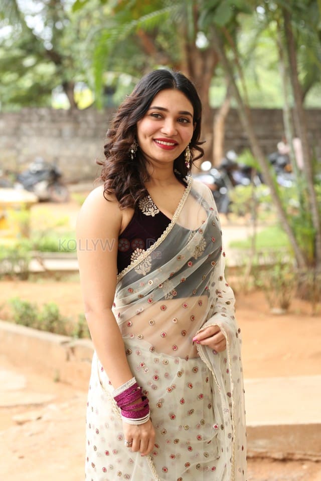 Actress Jenifer Emmanuel at Paramapada Sopanam Movie Press Meet Pictures 11