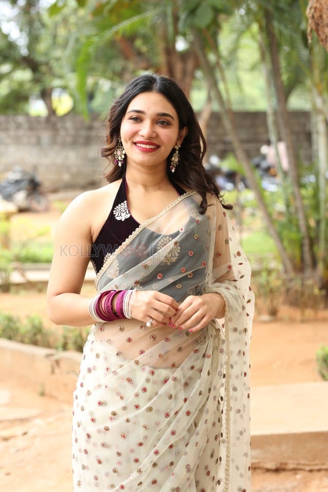 Actress Jenifer Emmanuel at Paramapada Sopanam Movie Press Meet Pictures 13