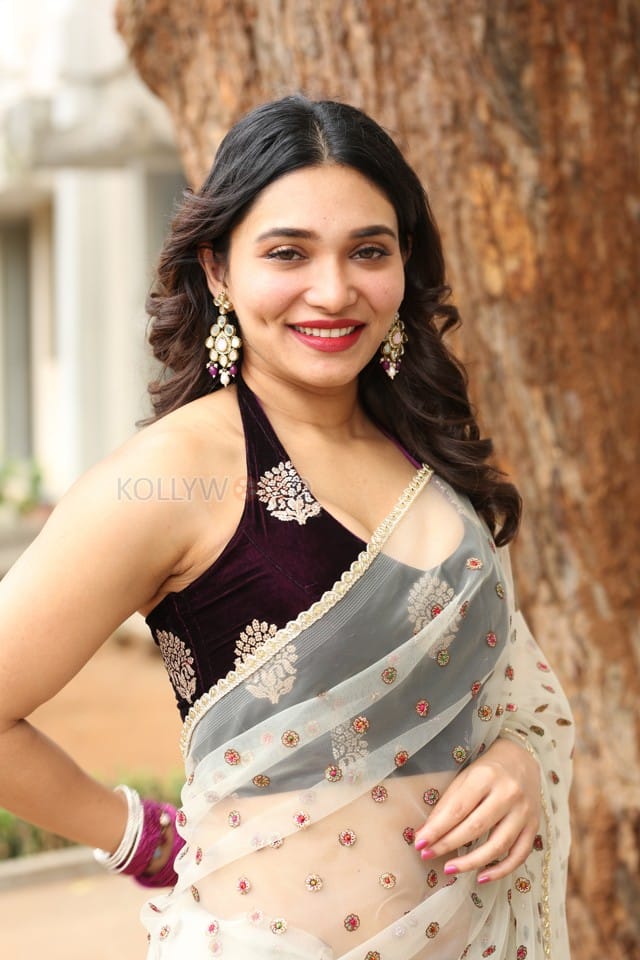 Actress Jenifer Emmanuel at Paramapada Sopanam Movie Press Meet Pictures 21