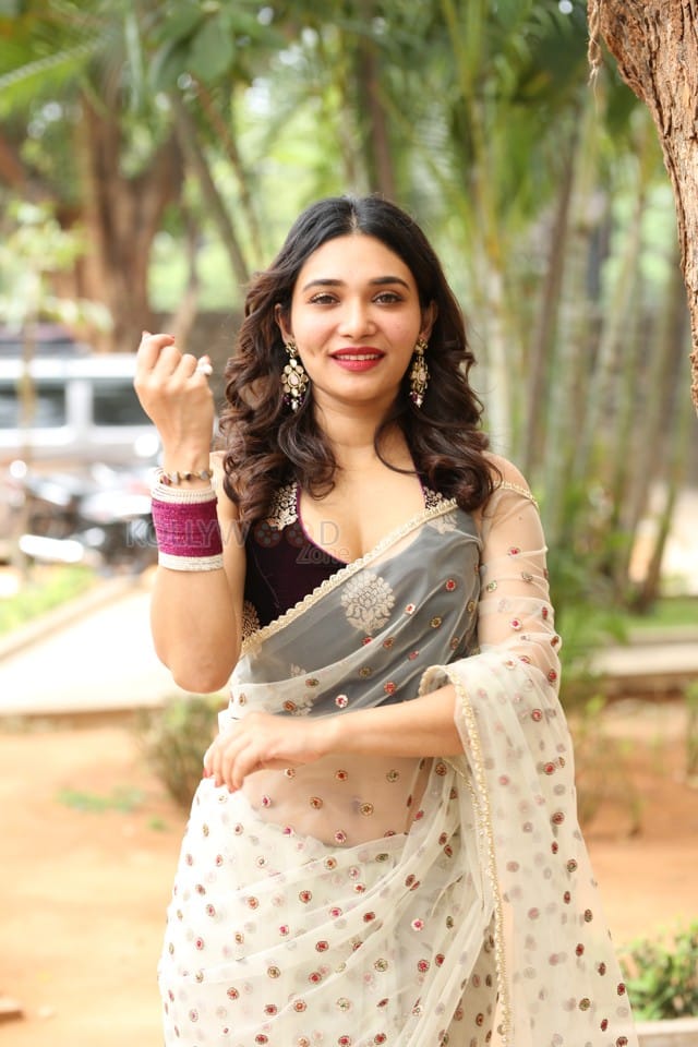 Actress Jenifer Emmanuel at Paramapada Sopanam Movie Press Meet Pictures 33