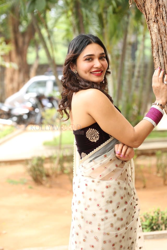Actress Jenifer Emmanuel at Paramapada Sopanam Movie Press Meet Pictures 34