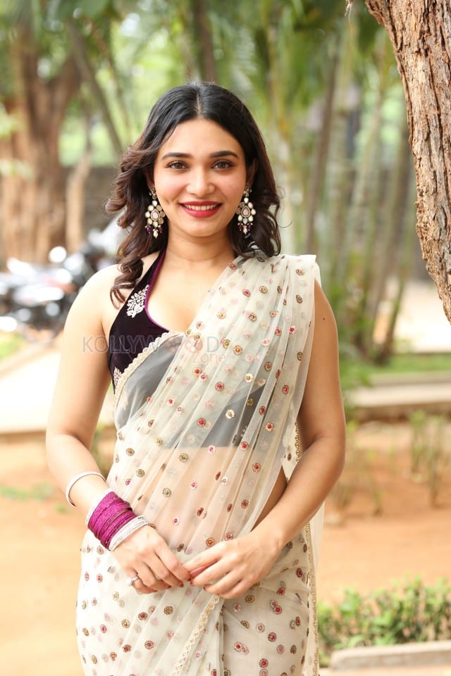 Actress Jenifer Emmanuel at Paramapada Sopanam Movie Press Meet Pictures 36