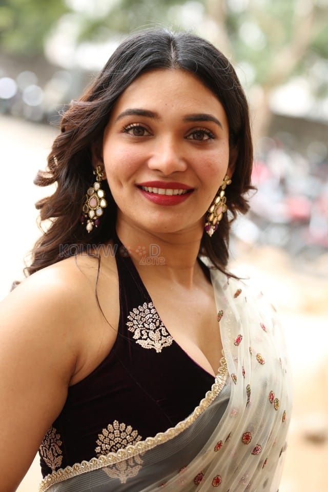 Actress Jenifer Emmanuel at Paramapada Sopanam Movie Press Meet Pictures 44