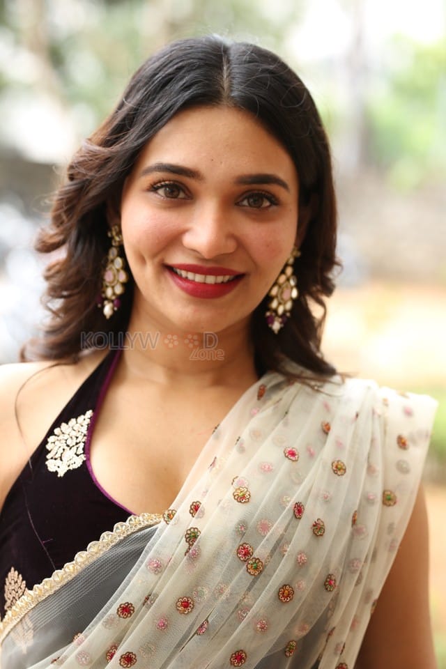 Actress Jenifer Emmanuel at Paramapada Sopanam Movie Press Meet Pictures 45