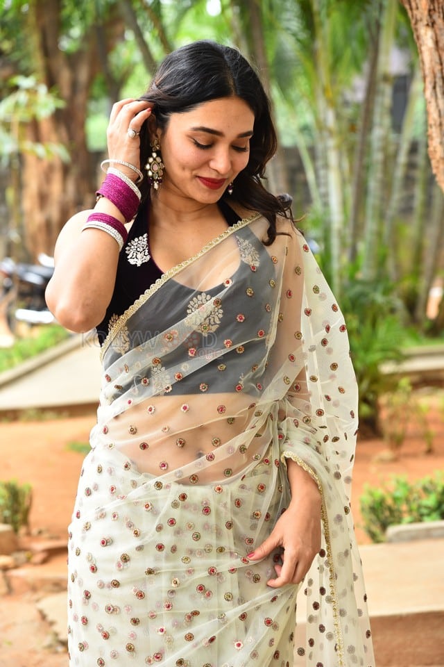 Actress Jenifer Emmanuel at Paramapada Sopanam Movie Press Meet Pictures 59