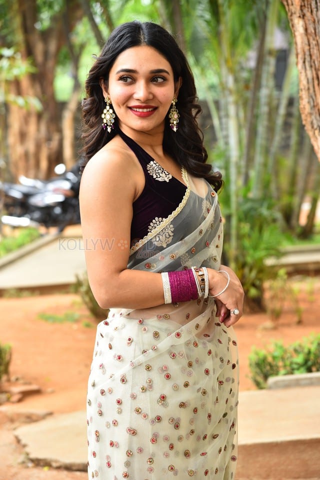 Actress Jenifer Emmanuel at Paramapada Sopanam Movie Press Meet Pictures 65
