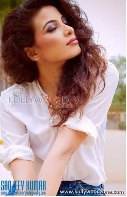 Actress Kavya Shetty Sexy Pictures 10