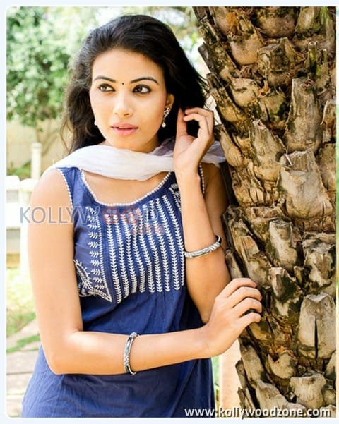 Actress Kavya Shetty Sexy Pictures 28
