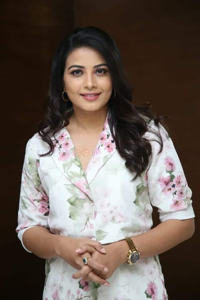 Actress Kavya Shetty at Gurthunda Seethakalam Movie Press Meet Photos 07