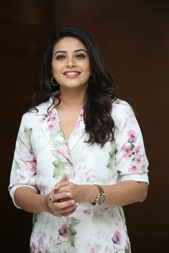 Actress Kavya Shetty at Gurthunda Seethakalam Movie Press Meet Photos 08