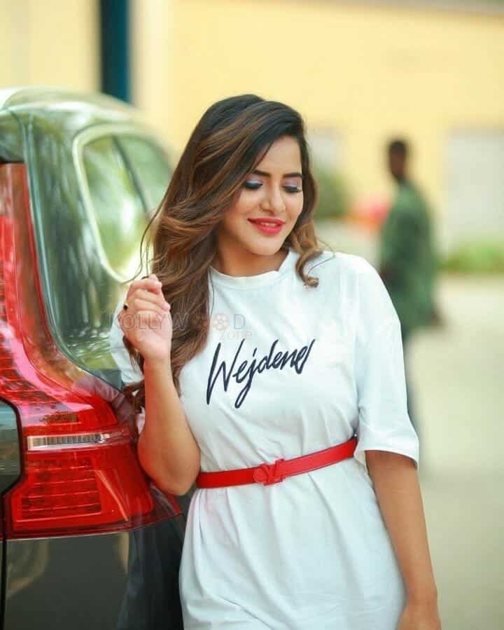 Ashu Reddy in White Dress Photoshoot Stills 05