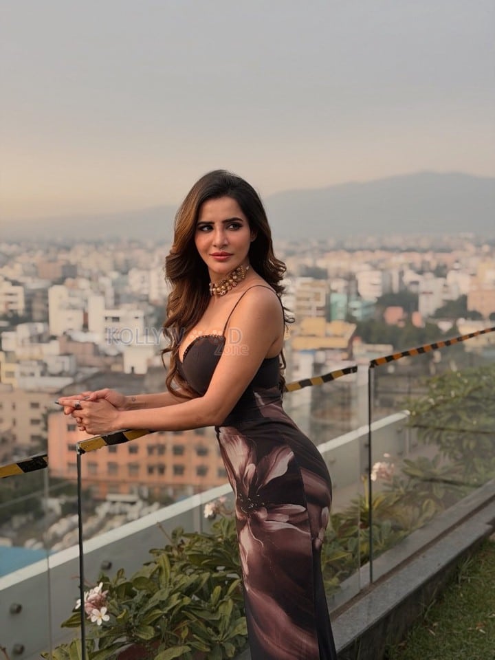 Beautiful Ashu Reddy in a Black Bustier Top with a Black and Brown Floral Printed Midi Skirt Photos 06
