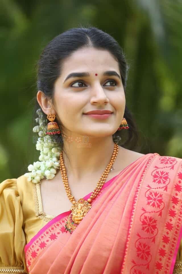Actress Aparna Janardanan at Love You Ram Pressmeet Pictures 20
