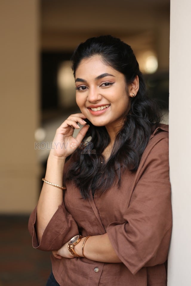Actress Ivana at Single Movie Interview Photos 03