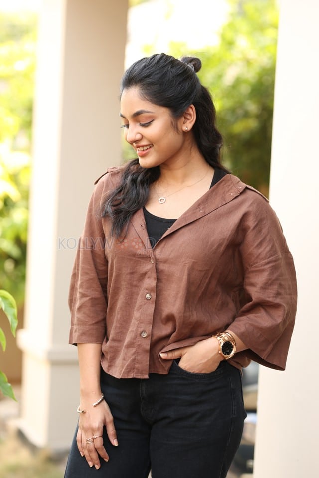 Actress Ivana at Single Movie Interview Photos 07