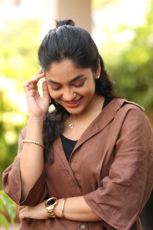 Actress Ivana at Single Movie Interview Photos 17