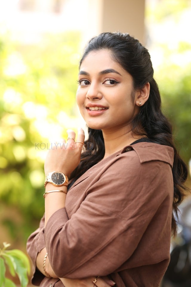 Actress Ivana at Single Movie Interview Photos 21