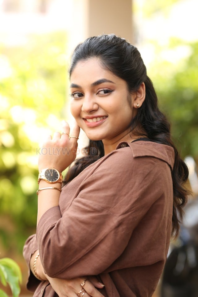 Actress Ivana at Single Movie Interview Photos 22