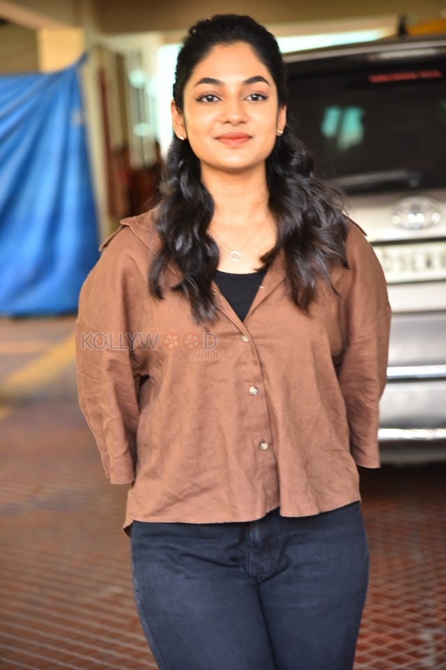 Actress Ivana at Single Movie Interview Photos 48