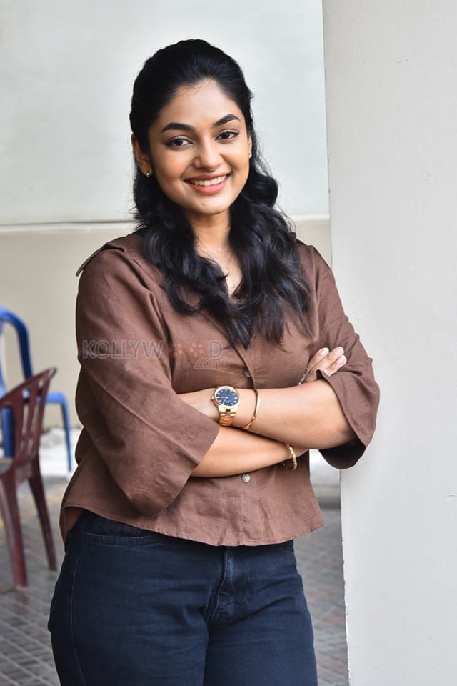 Actress Ivana at Single Movie Interview Photos 57