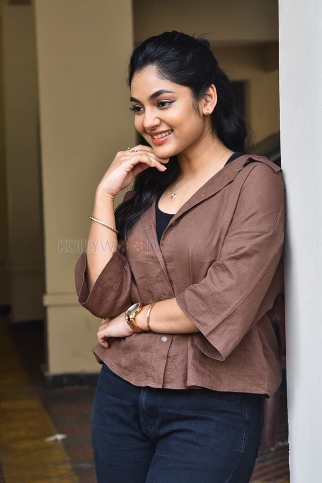 Actress Ivana at Single Movie Interview Photos 61