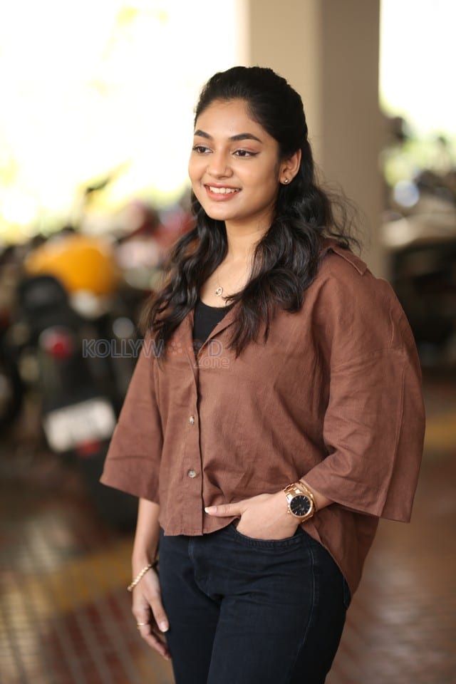Actress Ivana at Single Movie Interview Photos 80